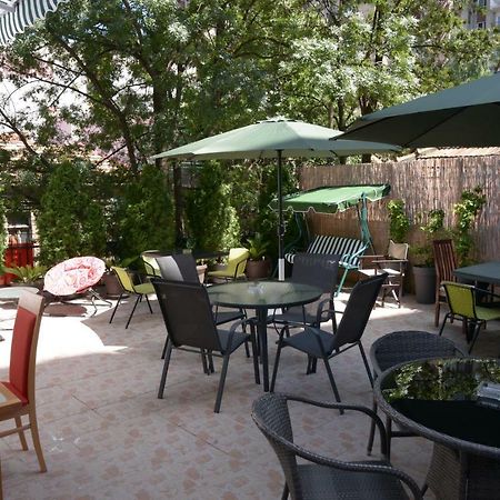 Guest House Golden Coin Nis Ngoại thất bức ảnh