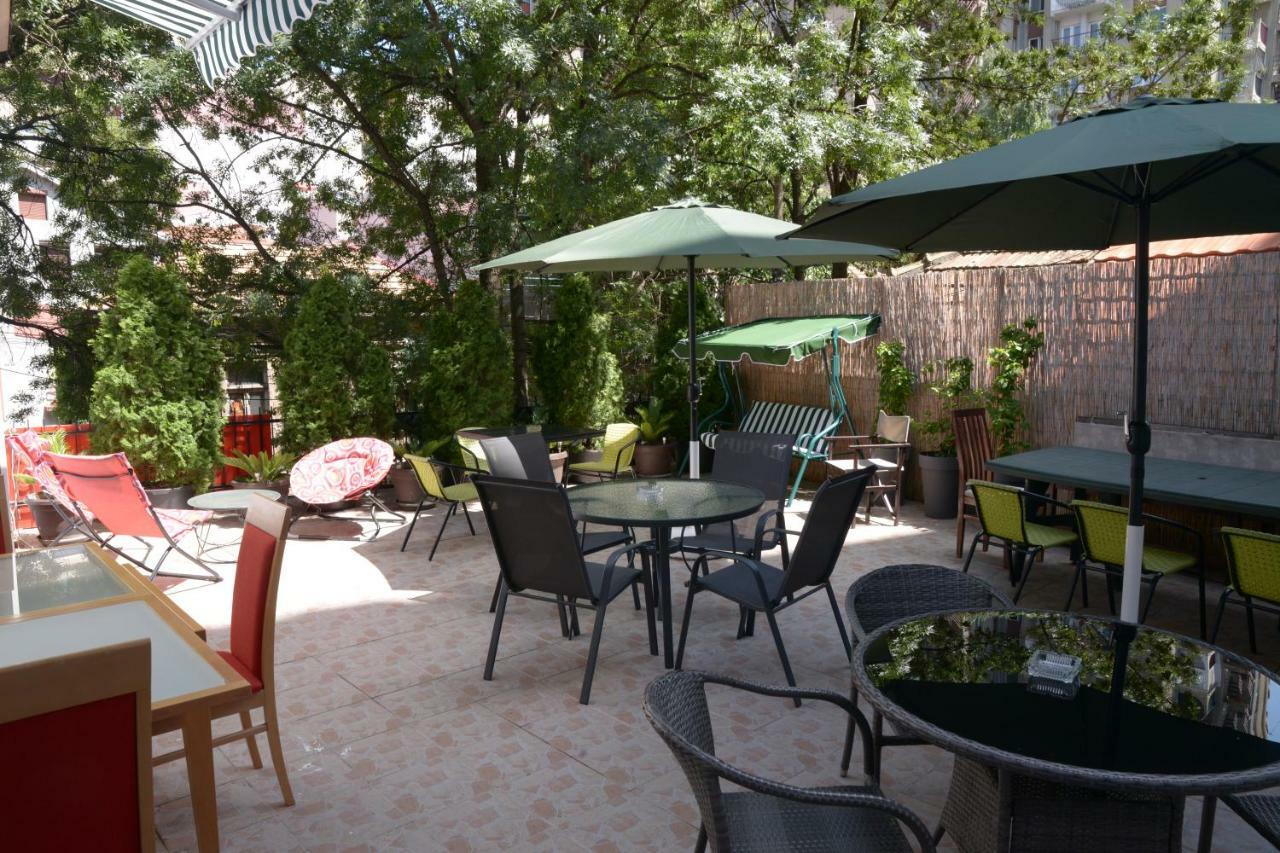 Guest House Golden Coin Nis Ngoại thất bức ảnh