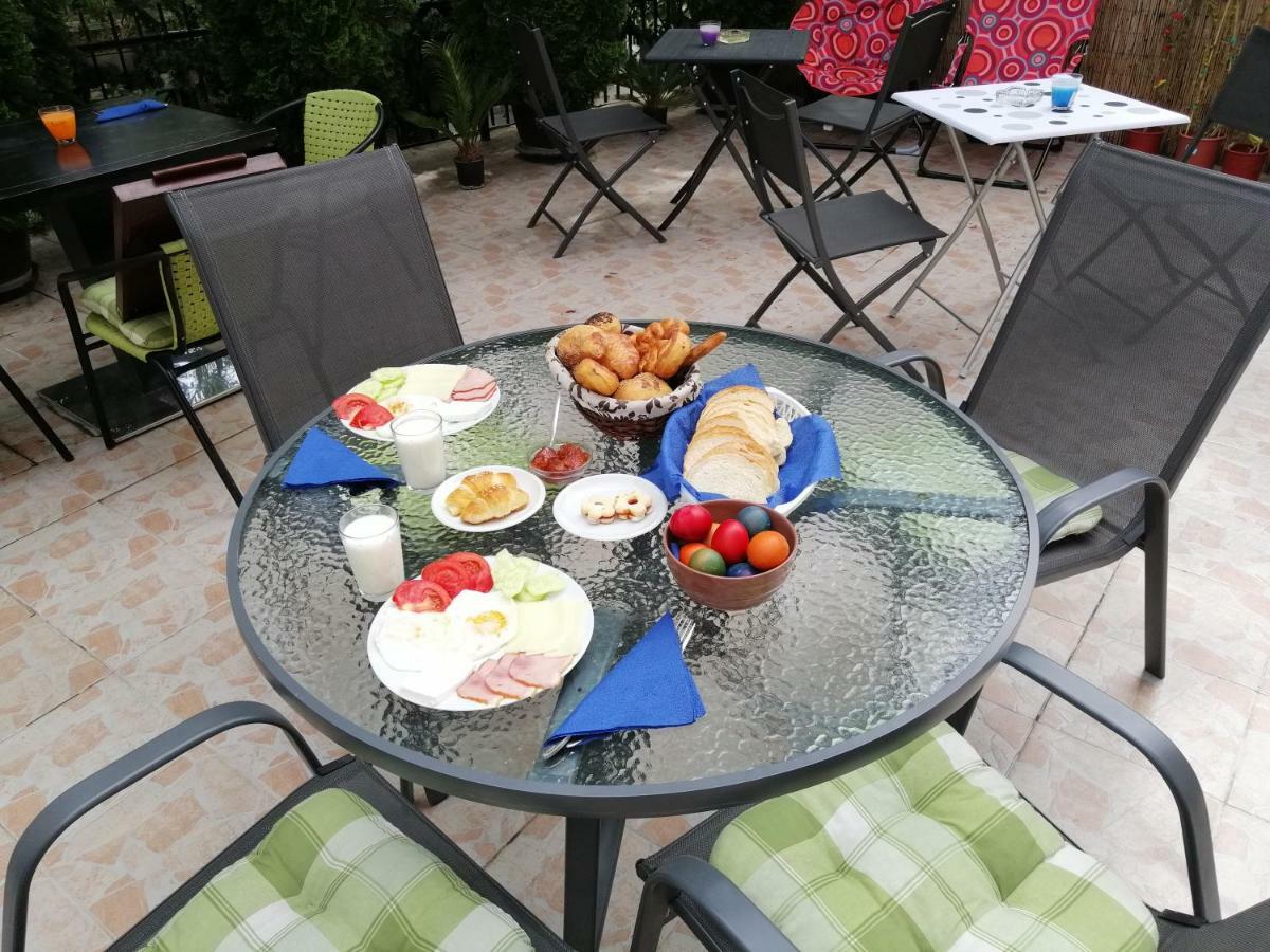 Guest House Golden Coin Nis Ngoại thất bức ảnh