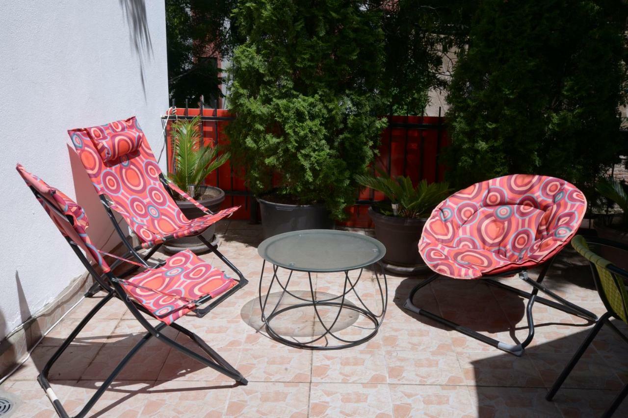 Guest House Golden Coin Nis Ngoại thất bức ảnh