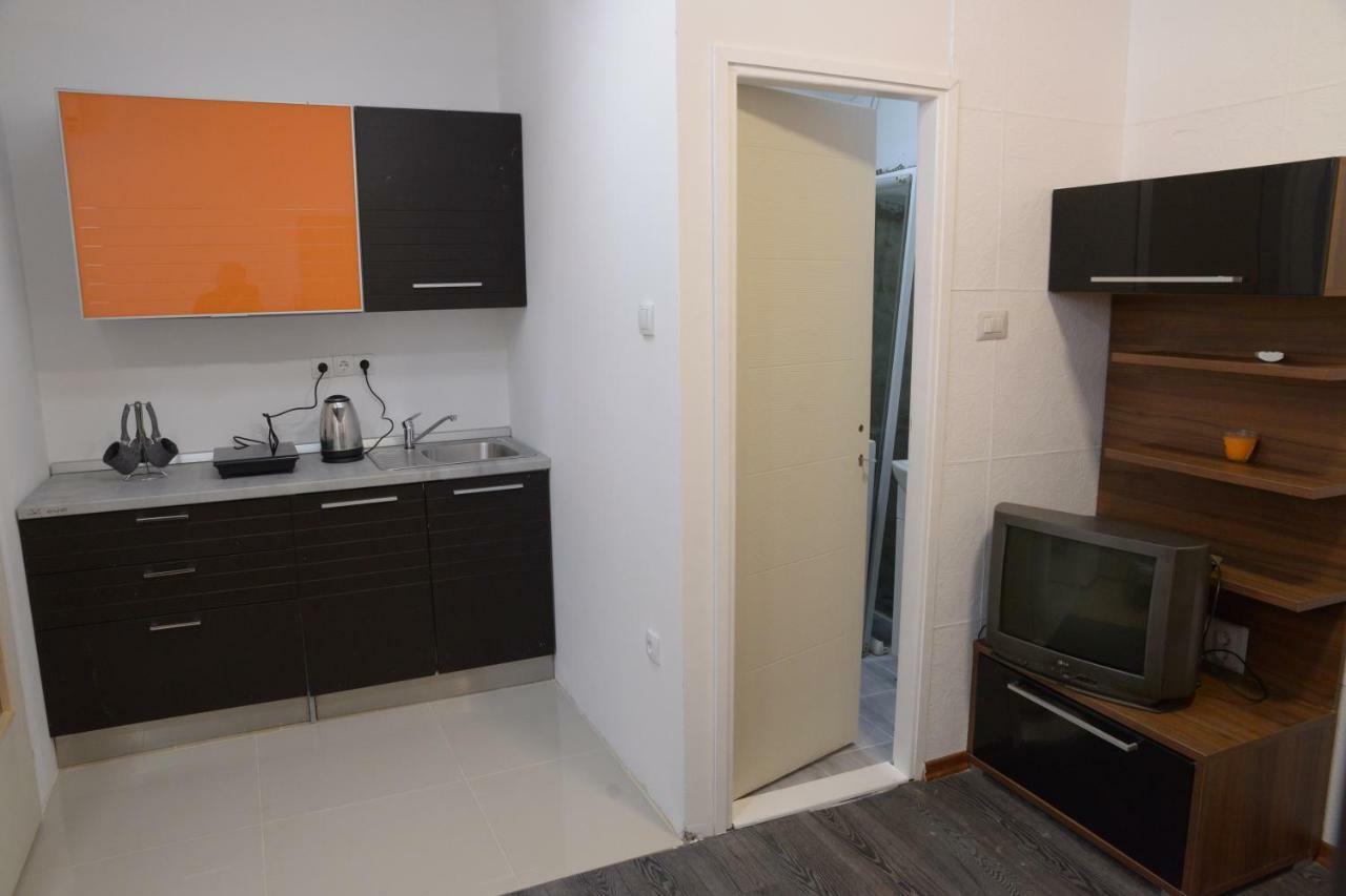 Guest House Golden Coin Nis Ngoại thất bức ảnh