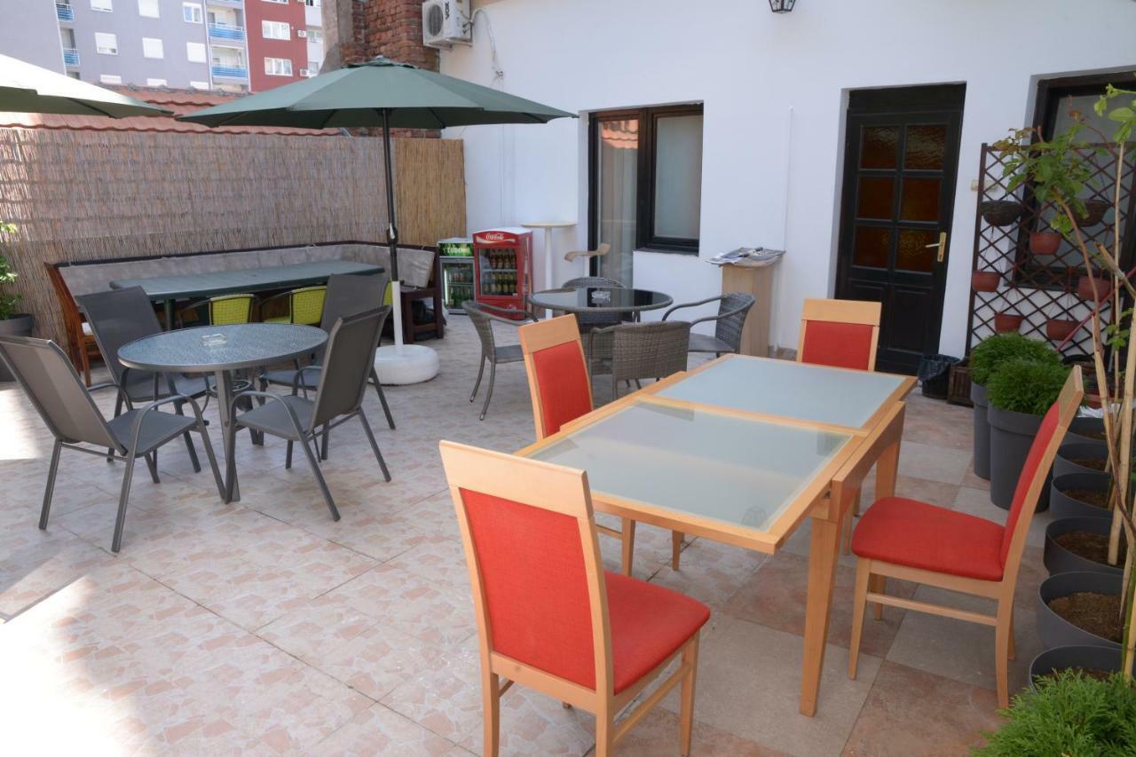 Guest House Golden Coin Nis Ngoại thất bức ảnh