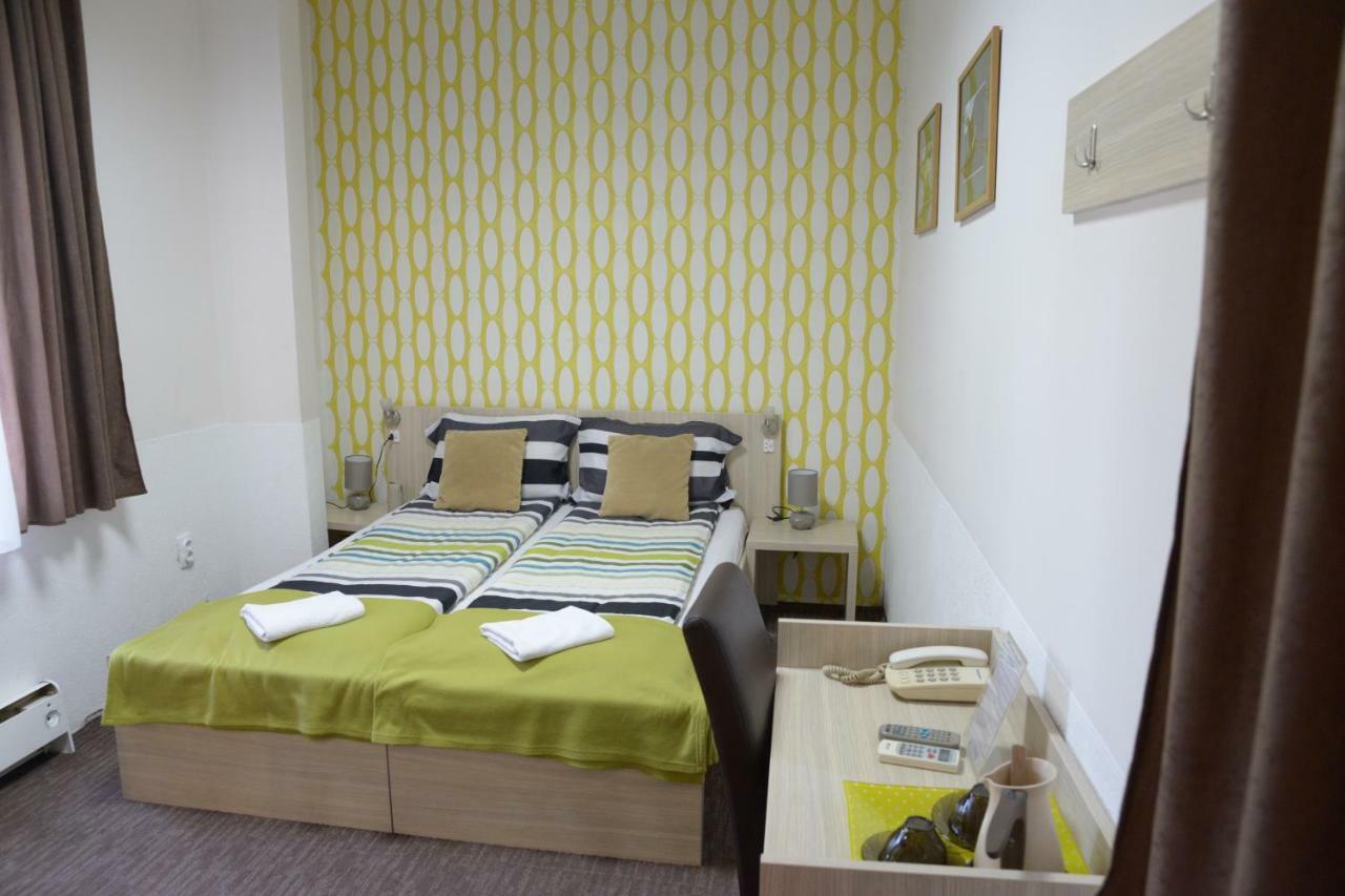 Guest House Golden Coin Nis Ngoại thất bức ảnh
